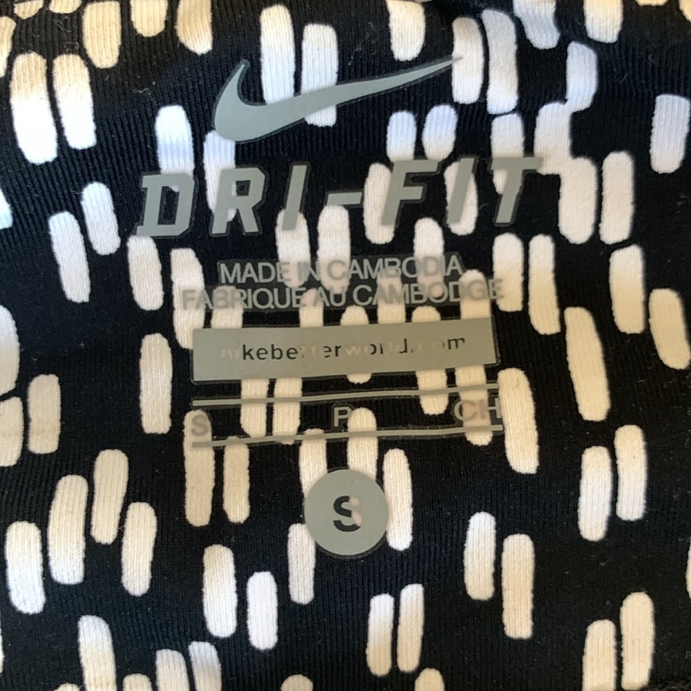 NIKE DRI-FIT WOMENS CAPRI YOGA/LEGGINGS BLACK &‎ WHITE W/MESH ACCENT SIZE SMALL - Picture 9 of 10